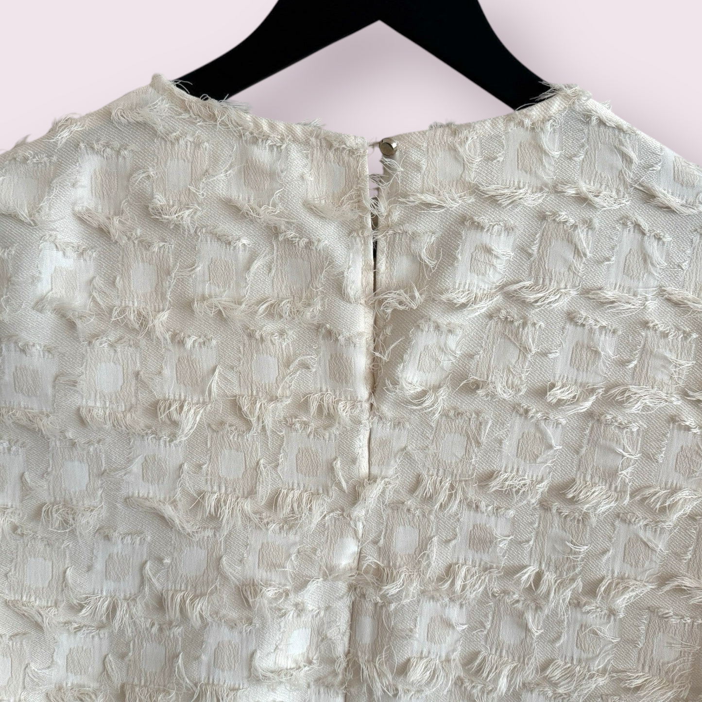 River Island Vanilla Textured Size 10 UK Flare 3/4 Sleeve Flare Hem Top