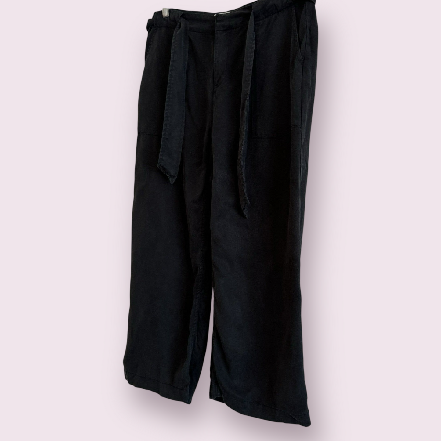 Fat Face Size 10 UK Black Wide Leg Cropped Trousers With Pockets And Belt