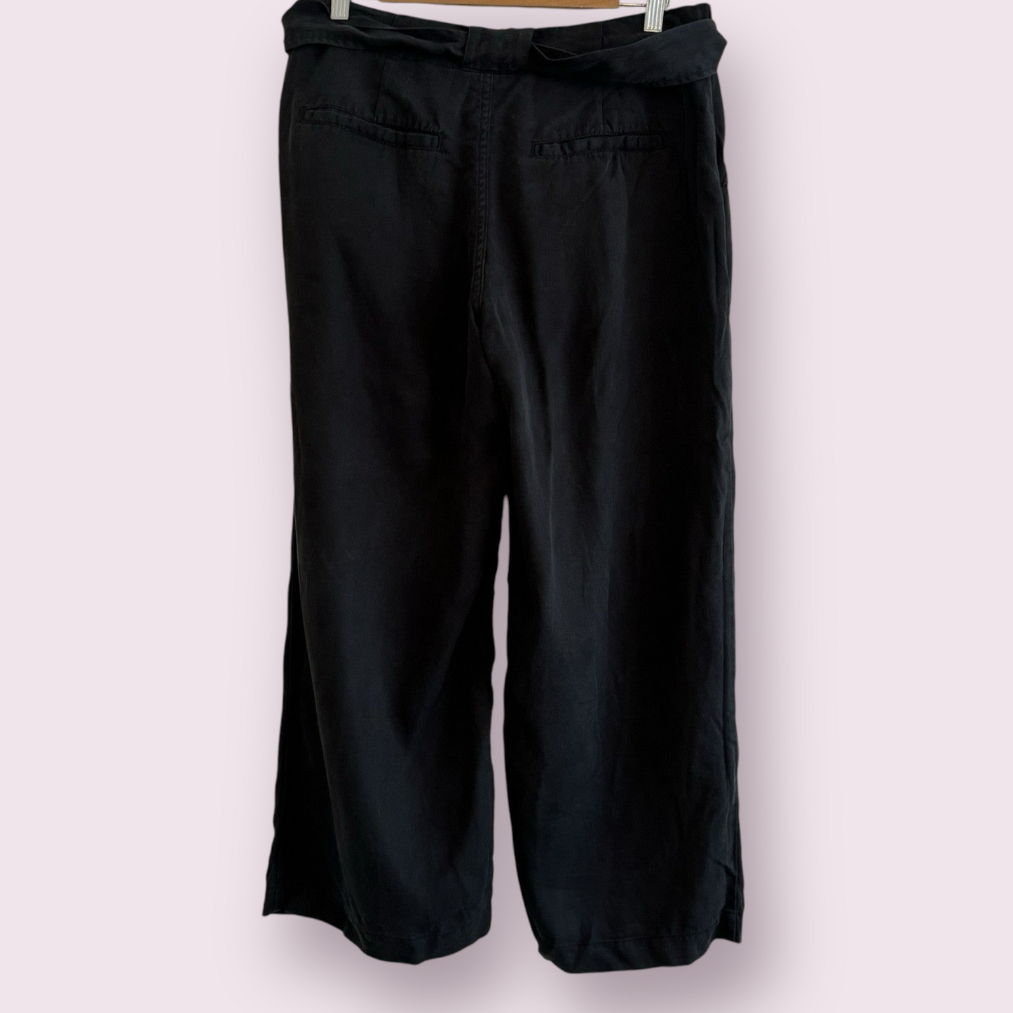 Fat Face Size 10 UK Black Wide Leg Cropped Trousers With Pockets And Belt