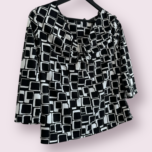 Red Herring Size 16 UK Black Squares 3/4 Sleeve V Neck Top With Ring Accent
