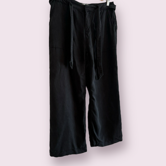Fat Face Size 10 UK Black Wide Leg Cropped Trousers With Pockets And Belt